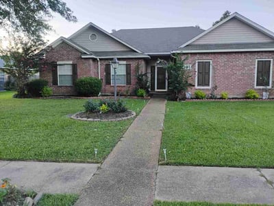 Lawn Care service in Byram, 39272