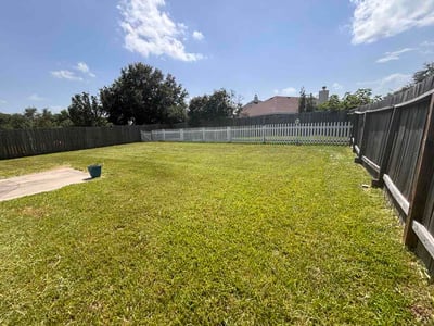 Lawn Care service in Dickinson, 77539