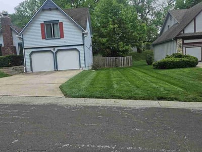 Lawn Care service in Raytown, 64133