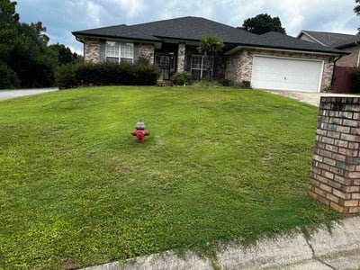 Lawn Care service in Crestview, 32536