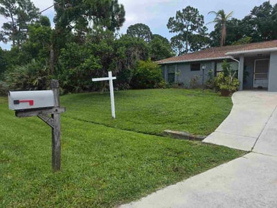 Lawn Care service in Valrico, 33594