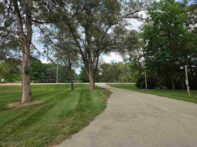 Lawn Care service in Urbana, 61801