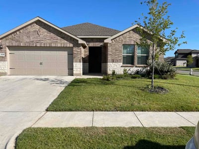 Lawn Care service in Cleburne, 76033