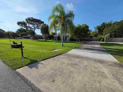 Lawn Care service in Mims, 32754