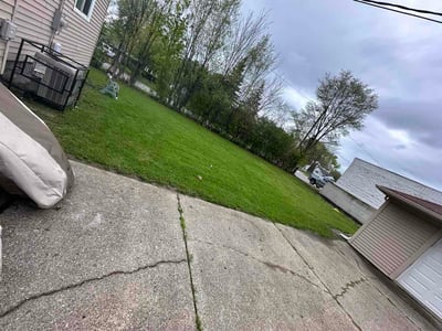 Lawn Care service in Auburn Hills, 48326