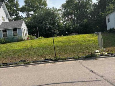 Lawn Care service in Hopkins, 55343
