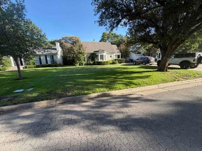 Lawn Care service in Benbrook, 76126