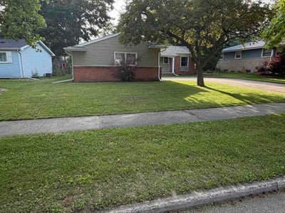 Lawn Care service in Charlotte, 48813