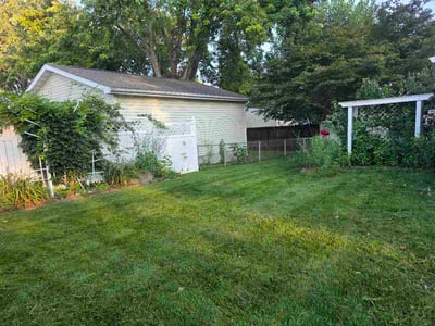 Lawn Care service in Springfield, 62703