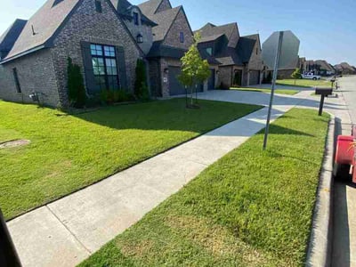 Lawn Care service in Oakhurst, 74107