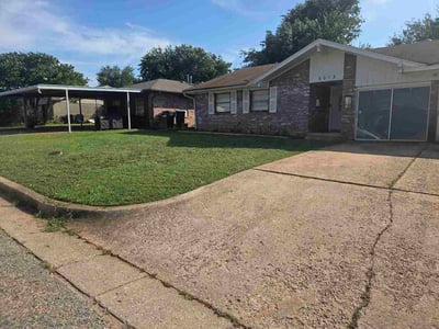 Lawn Care service in Warr Acres, 73179
