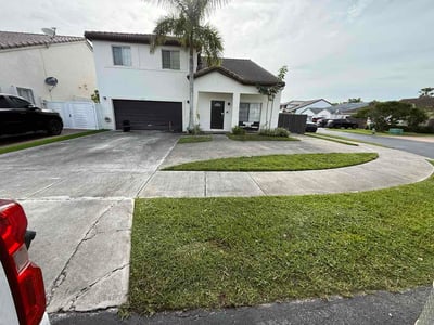 Lawn Care service in North Miami Beach, 33162