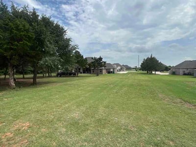 Lawn Care service in Mustang, 73064