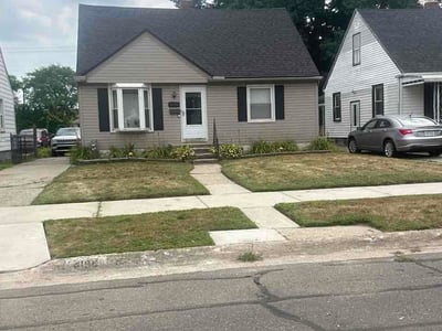 Lawn Care service in Detroit, 48226