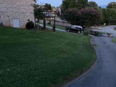 Lawn Care service in Maryville, 37804