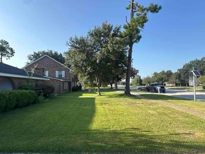 Lawn Care service in Houma, 70360