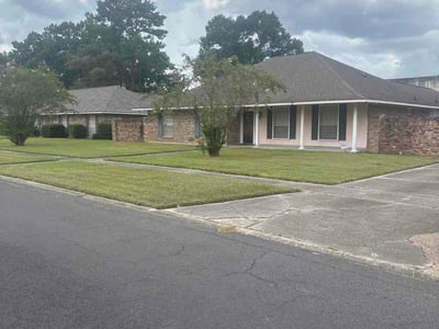 Lawn Care service in Houma, 70360