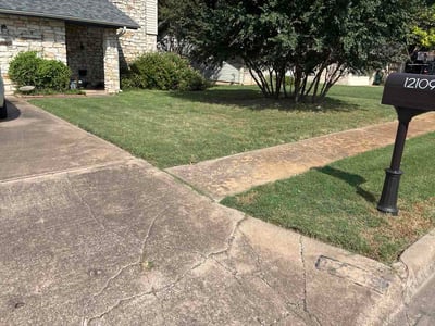 Lawn Care service in Del Valle, 78617