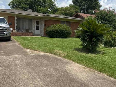 Lawn Care service in Orange, 77630