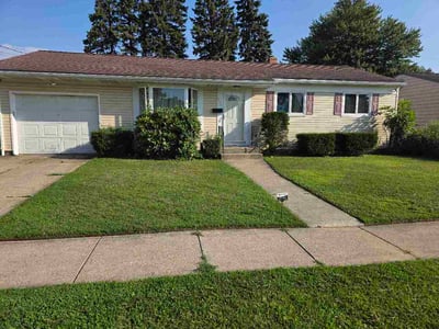 Lawn Care service in Erie, 16507