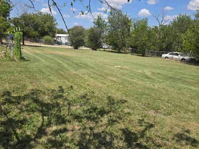 Lawn Care service in Granger, 76530