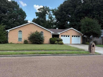 Lawn Care service in Bartlett, 38134