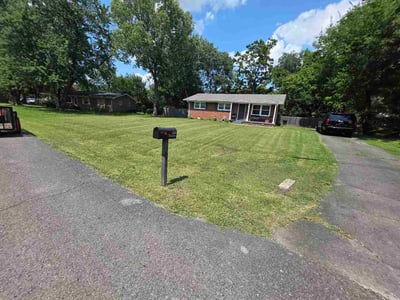 Lawn Care service in Burns, 37029