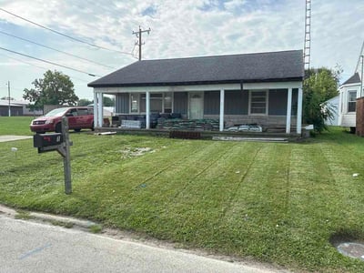Lawn Care service in Muncie, 47305