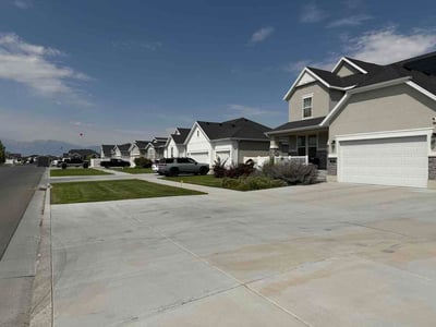 Lawn Care service in Sandy, 84092