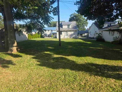 Lawn Care service in Cherry Hill, 16401