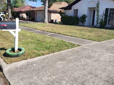 Lawn Care service in Marysville, 95901
