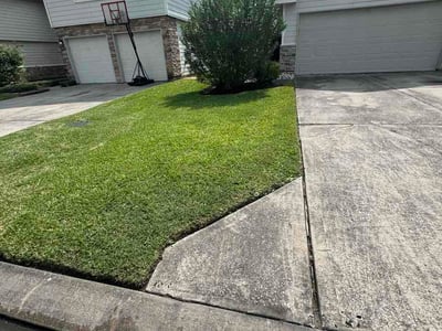 Lawn Care service in Middletown, 02842