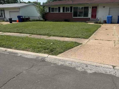 Lawn Care service in Jefferson City, 65101