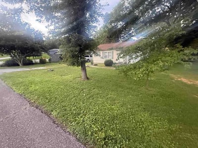 Lawn Care service in Kingston, 37763