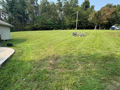 Lawn Care service in Kingston, 37763