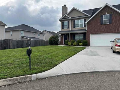 Lawn Care service in Kingston, 37763