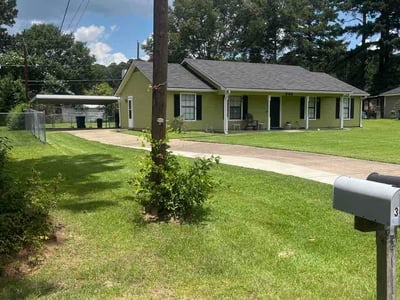 Lawn Care service in Pineville, 71360