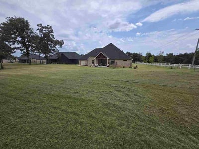 Lawn Care service in Harrah, 73045