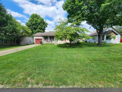 Lawn Care service in Charlestown, 47111
