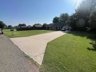 Lawn Care service in Newcastle, 73065
