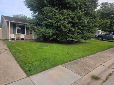 Lawn Care service in Springfield, 62703