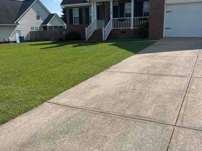 Lawn Care service in Glendale, 85301