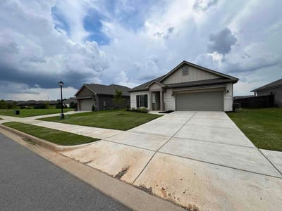Lawn Care service in Toney, 35773