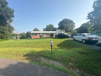 Lawn Care service in Statesville, 28677