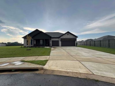 Lawn Care service in Owens Cross Roads, 35763