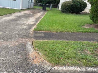 Lawn Care service in Leeds, 35094