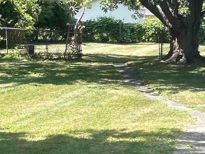 Lawn Care service in Westland, 48185