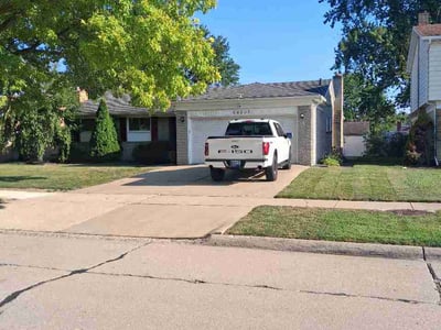 Lawn Care service in Flat Rock, 48134