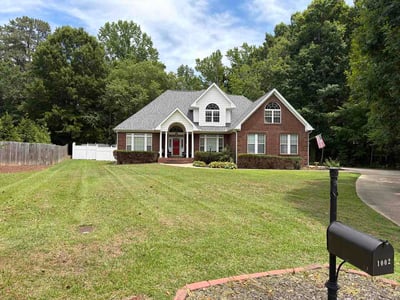 Lawn Care service in Knightdale, 27545