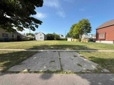 Lawn Care service in Cheektowanga, 14225